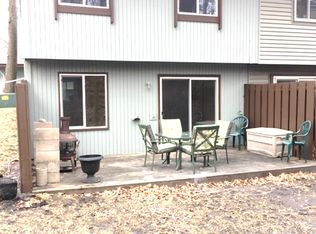 36 River Woods Ln, Burnsville, MN 55337