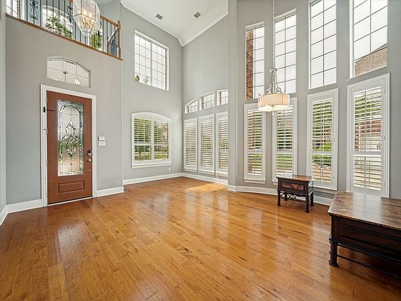 4th image of 841 Wind Brook Ln