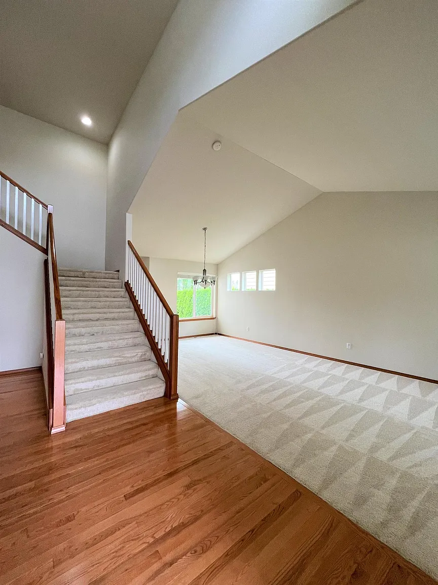 2419 Camas Ave NE photo 1