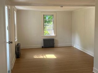 77 Vivian St, Waterford, CT 06385