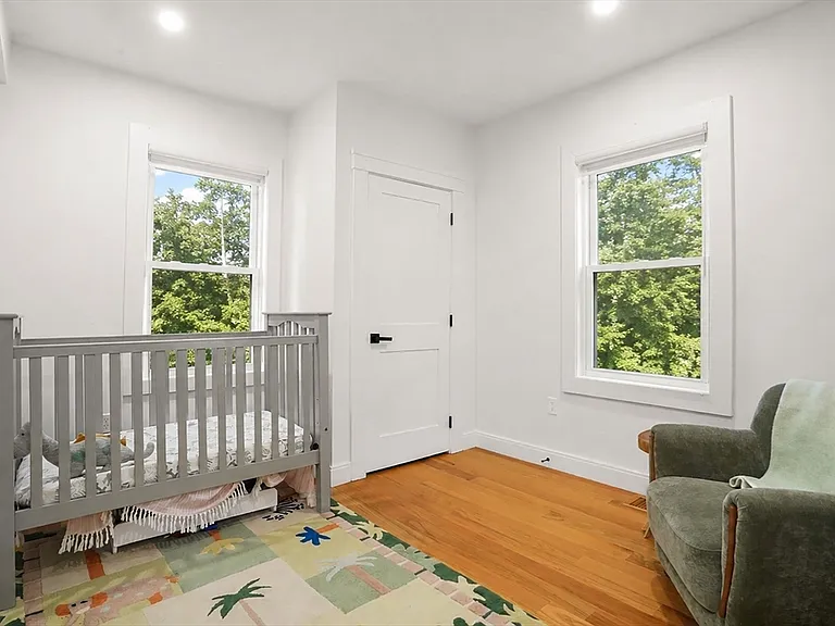 4 Fairlee St — Photo 14
