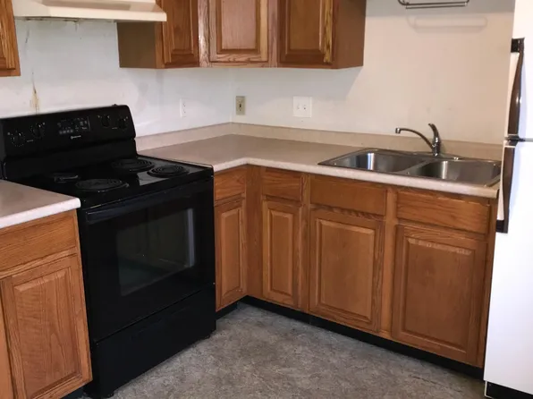 319 Exchange Ave APT 8, Endicott, NY 13760