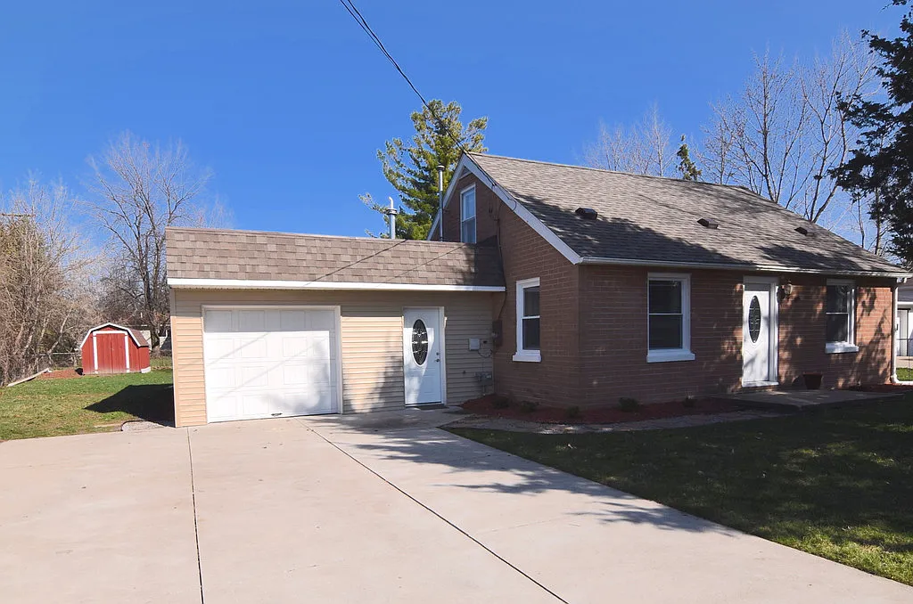 109 Southlawn Dr photo 1