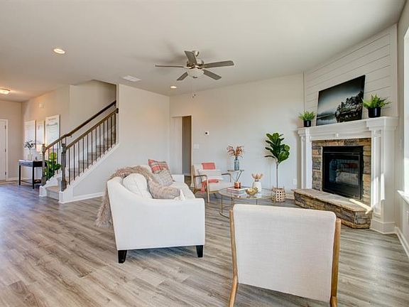 5th image of 149 Waterford Cir