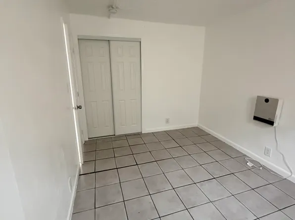 3055 2nd St #B, Fort Myers, FL 33916