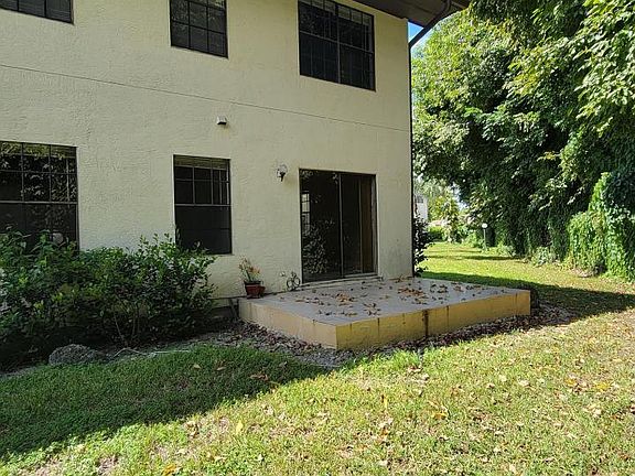 3rd image of 5288 Treetops Dr Unit 106-5288-1