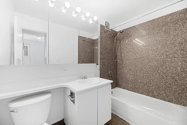 Rented by REAL New York | media 17