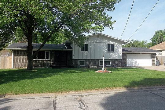2nd image of 214 E Florence Ave