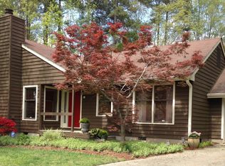 1 Lark Cir, Chapel Hill, NC 27517