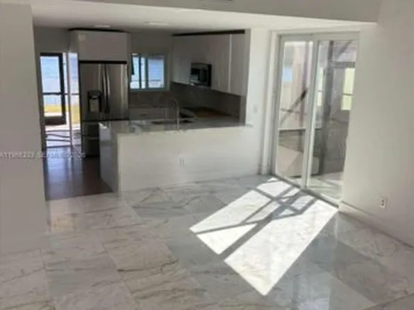 11705 NW 12th St, Pembroke Pines, FL 33026