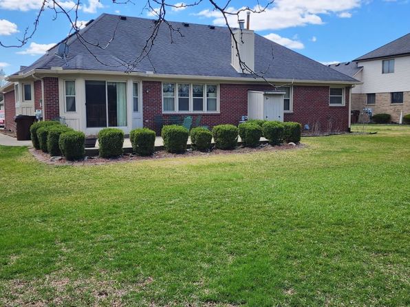 14037 Barton Dr, Shelby Township, MI 48315