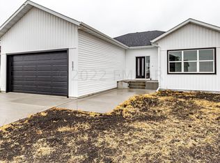 5501 11th St W, West Fargo, ND