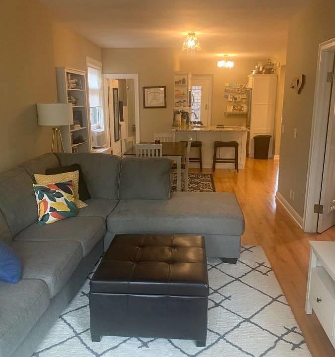 1st image of 429 W Arlington Pl APT 3F