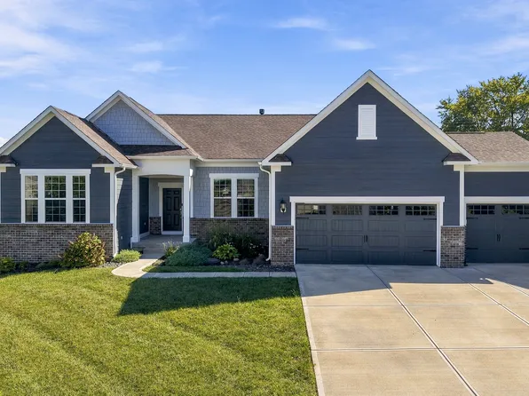 9694 Summer Hollow Dr, Fishers, IN 46037