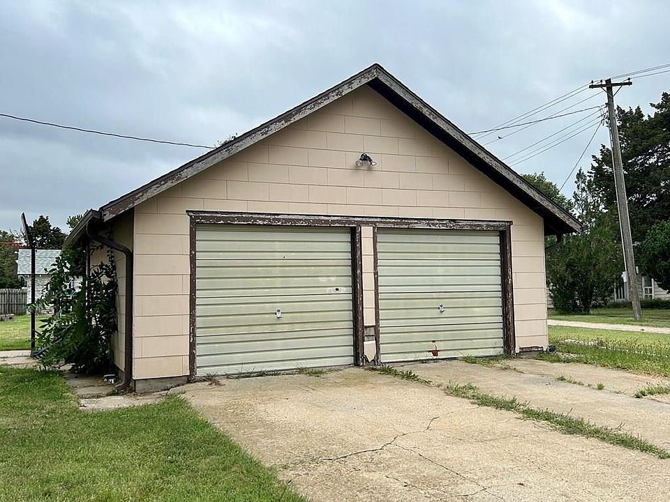 102 S Charles St, Holyrood, KS 67450 Zillow