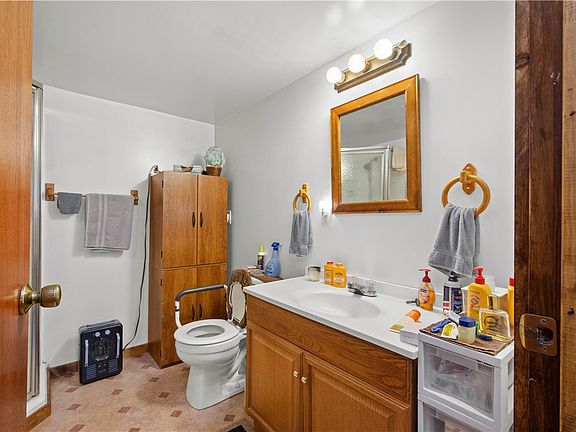 11th image of 380 Oliver Blvd #3
