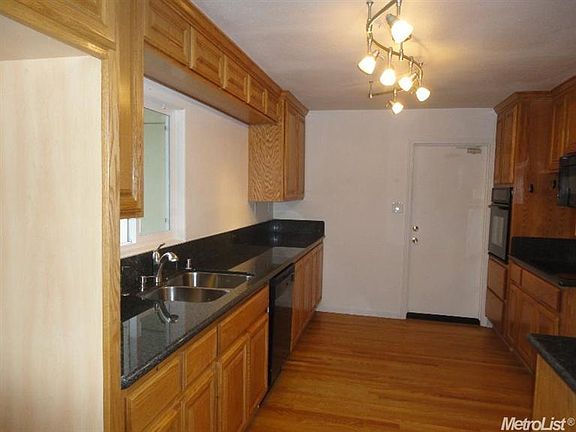 3rd image of 8131 Waikiki Dr