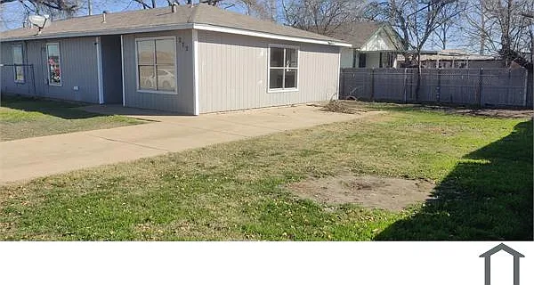 3 bed, $1,390 — Photo 1