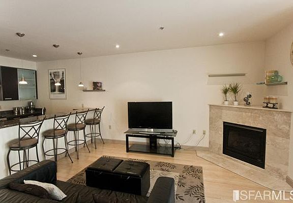 3rd image of 368 Elm St APT 206