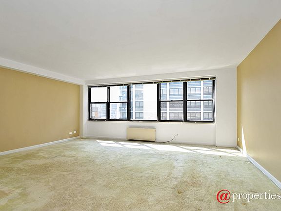 Living Room / Dining Room