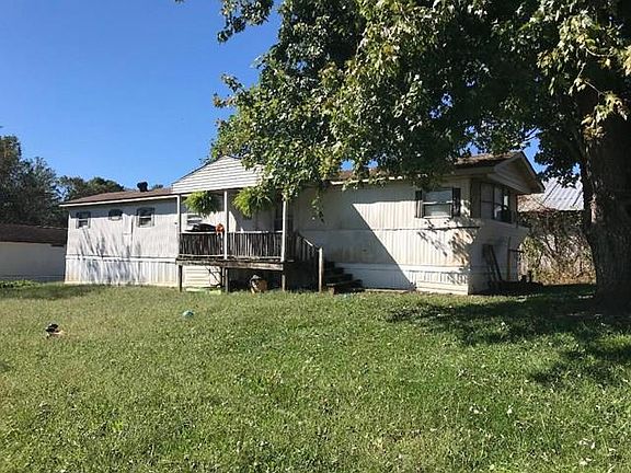 2nd image of 184 Oak Ave
