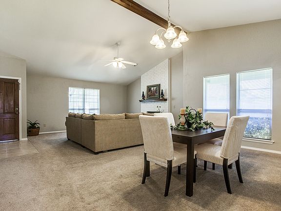 3rd image of 429 Larchbrook Dr