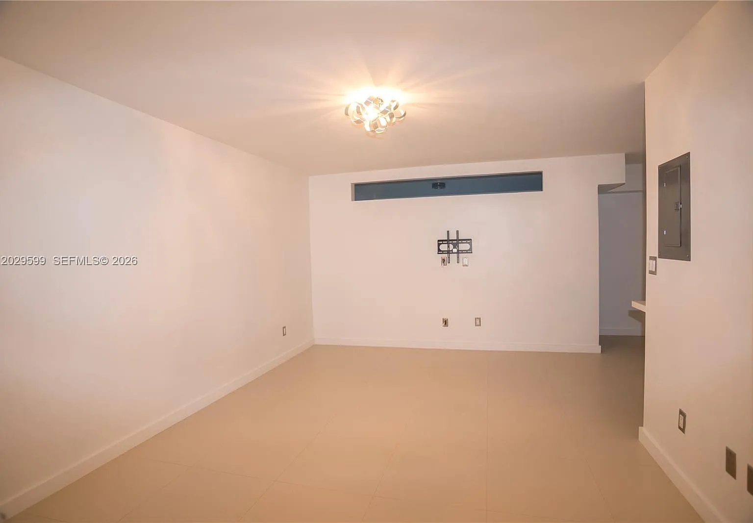 Enclave Shores Condo — Photo 3