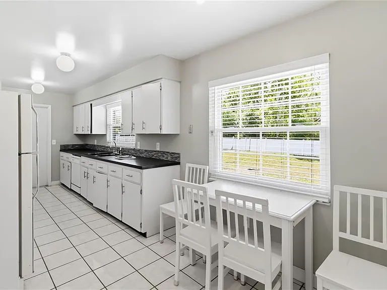 7832 Barberry Dr — Photo 5