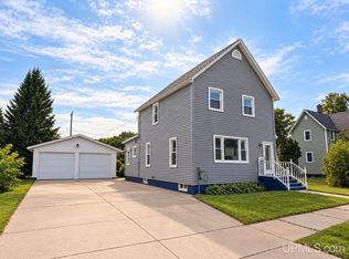 640 Iron St, Ishpeming, MI 49849