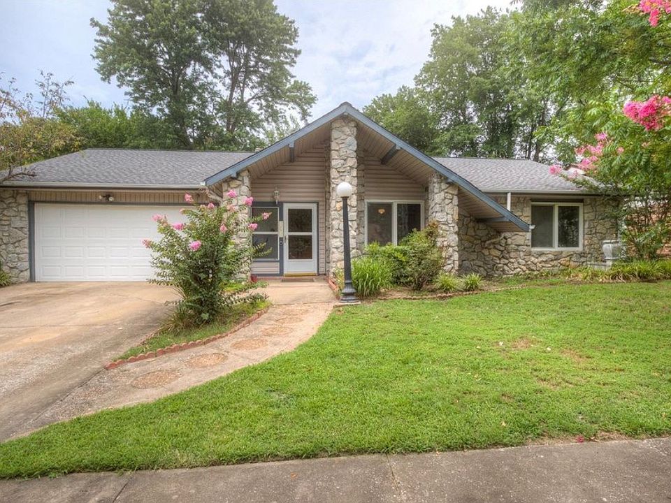 1st image of 3008 E Jackson Pl