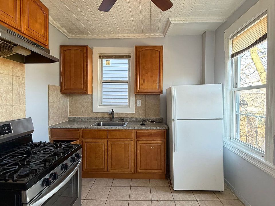 1st image of 296 Claremont Ave Floor 2