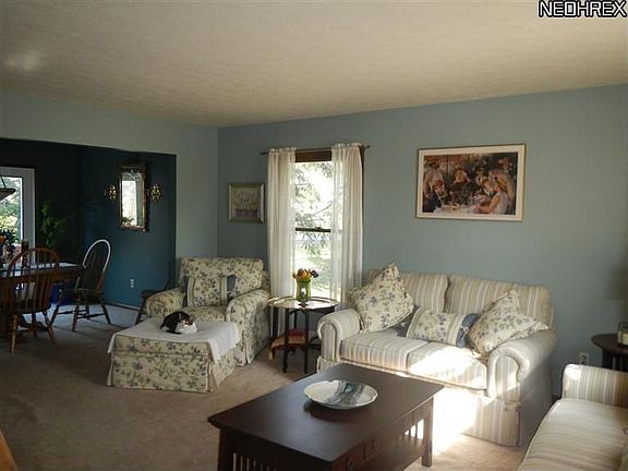 3rd image of 8301 Valley Dr
