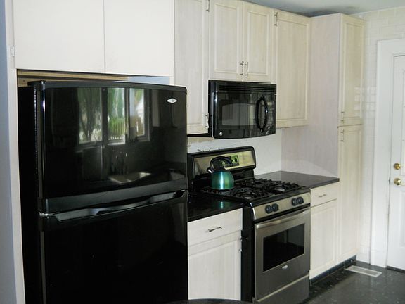 5th image of 302 Aqua Ct