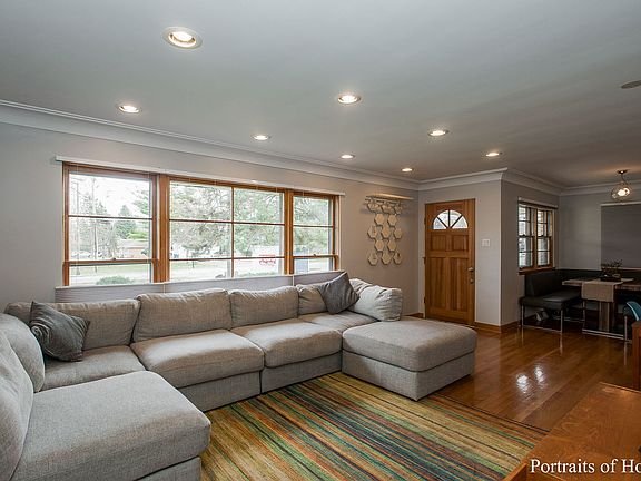 3rd image of 0S620 N Villa Ave
