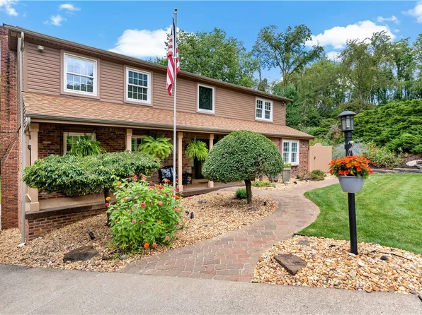 100 Springhouse Dr, Clairton, PA 15025