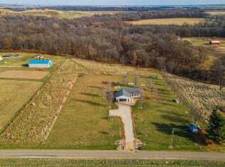 6120 Angus Ln, Hopedale, IL 61747