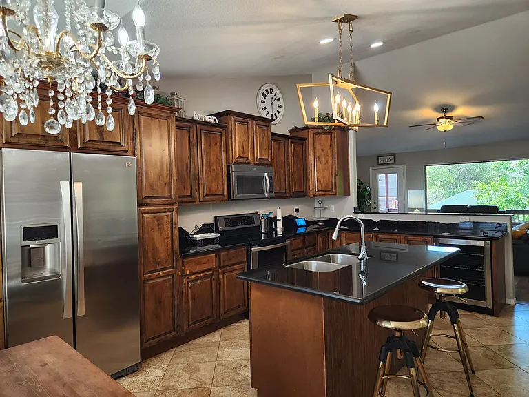400 E Phoenix St — Photo 12