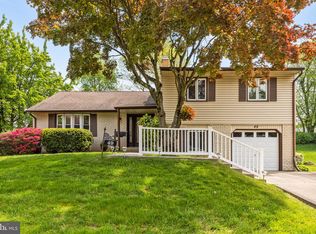 49 Brentwood Dr, Willow Grove, PA 19090