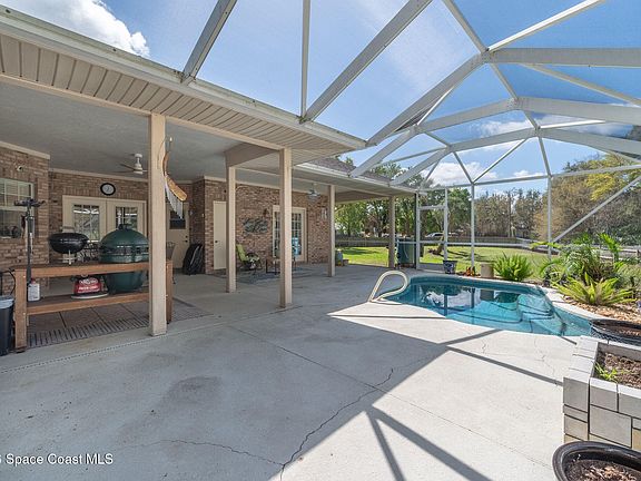 5th image of 3910 Wateroak Way