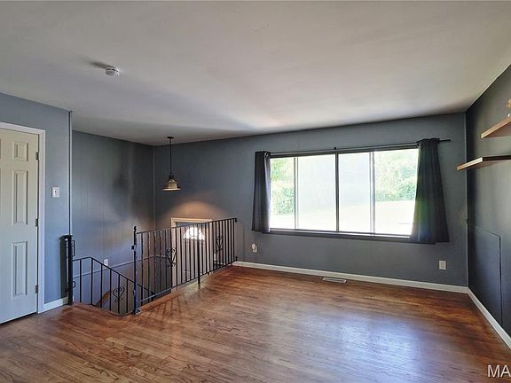 3rd image of 7416 Mexico Rd