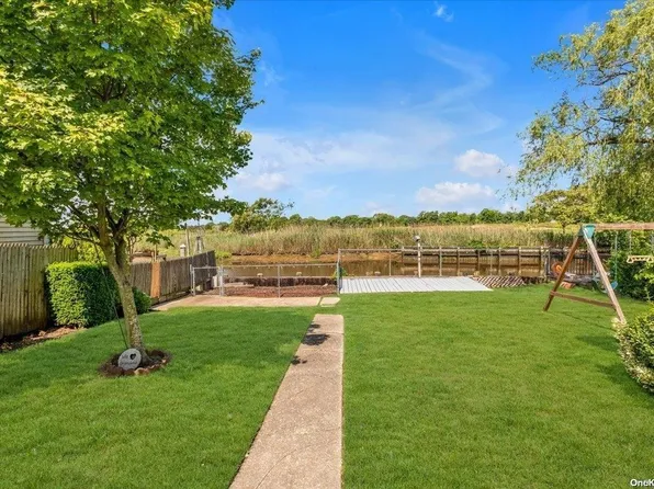 11 Seawane Road, East Rockaway, NY 11518