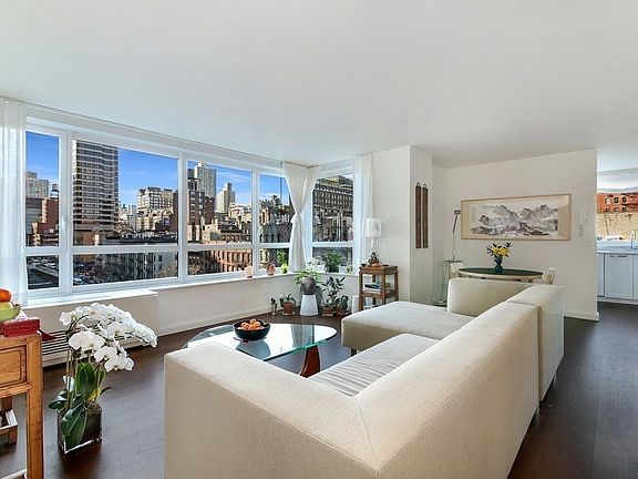2nd image of 200 E 94th St APT 702