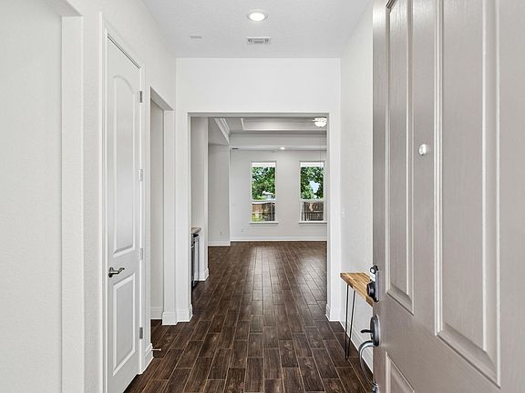 5th image of 409 Verbena Drive