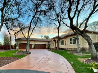 4900 Secluded Oaks Ln, Carmichael, CA 95608