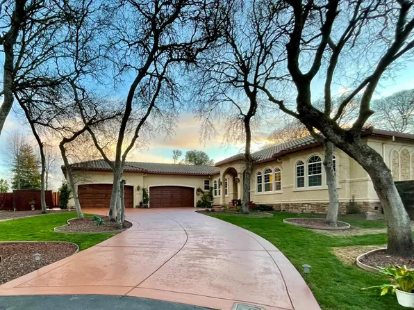 4900 Secluded Oaks Ln, Carmichael, CA 95608