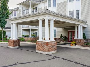 25 Cassandra Blvd APT 106, West Hartford, CT 06107