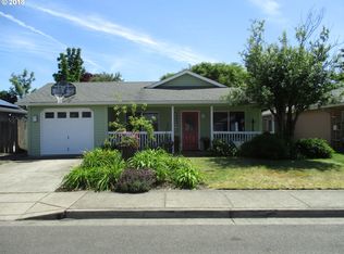 934 Bennett Ln, Eugene, OR 97404