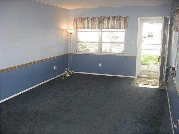 3rd image of 168 Sky Loch Dr W