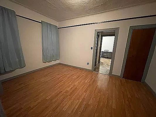 3rd image of 24-15 29th St #1F