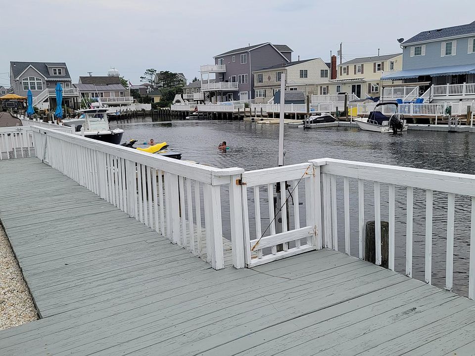 Kayak launch and swimming dock